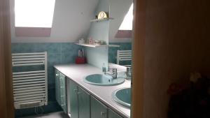 Villas Charmante maison dans village : photos des chambres