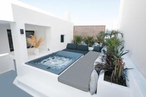 Rosaviglia Luxury Villa - an Oia Private Hideaway