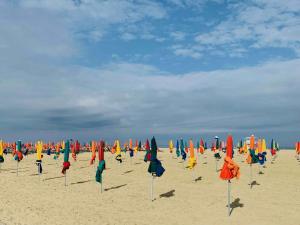 Appartements Le Fitzgerald -Tres joli 3 pieces Art Deco Deauville HyperCentre : photos des chambres