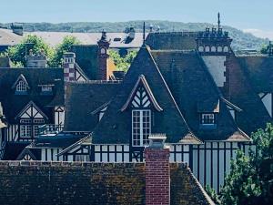 Appartements Le Fitzgerald -Tres joli 3 pieces Art Deco Deauville HyperCentre : photos des chambres