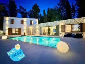 Domenico Morani Luxury Villa Concept with private pool by DadoVillas - Ágioi Déka