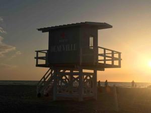 Appartements Le Fitzgerald -Tres joli 3 pieces Art Deco Deauville HyperCentre : photos des chambres