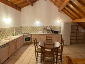 Maisons de vacances Grand gite 10-12p a la montagne proche des Ecrins : photos des chambres