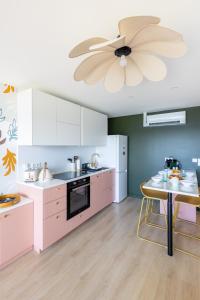 Appartements Escapade au Brusc - Les pieds dans l-eau : photos des chambres