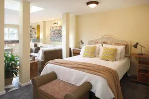 Steeple View - Romantic Wye Valley Country House Studio Apartment - Dog Friendly - Mitchel Troy