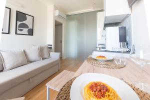 Modern & Stylish near Isola & Central Station