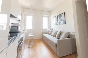 Modern & Stylish near Isola & Central Station