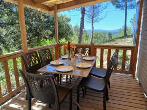 Campings Camping le Cezanne Montagne Sainte-Victoire : photos des chambres
