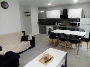 Appartements appt tout confort a laveissiere 101 : photos des chambres
