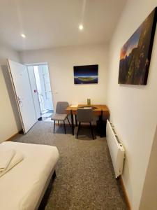 Hotels Logis Hotel Belle Etoile Vichy : photos des chambres