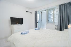 Luxury 2BR On Decebal Avenue