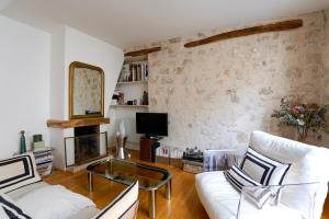 Chic Apartment with Private Terrace