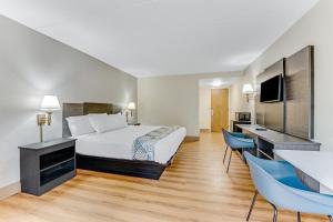 Red Carpet Inn & Suites