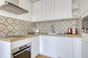 Light & Warm Flat with Balcony - Heart of Paris 15