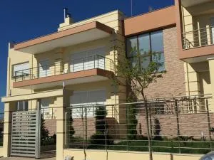 Efrosinis home - نيا ميشانيونا