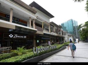 LUXESTAYSMNL Parisian Charm 1BR Suite Pool Gym 400MBPS WiFi Netflix Amazing City View