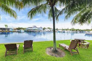 Sailfish Suites 7 - Waterfront Lodging