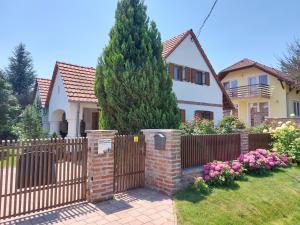 Négy Évszak Apartmanház