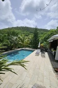 Magnifique maison en bois avec piscine - Baréto