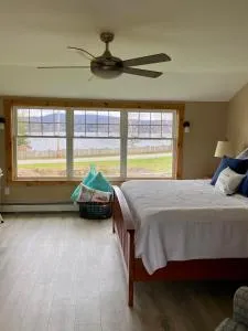 Beach House - The Three Fish - Stanstead Plain