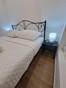 Small house Saint Michael