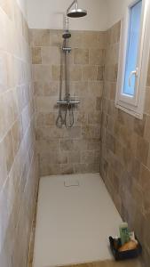 Appartements Hebergement independant avec parking prive dans villa : photos des chambres