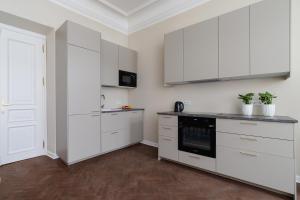 3 bedroom Apartment with the balcony - Rejtana 10