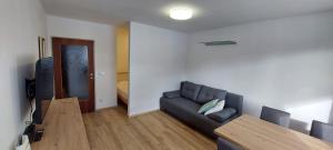 Baroness von Kitzsteinblick am See