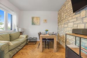 Jula seafront residence