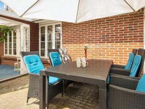 10 person holiday home in Thyborøn-By Traum