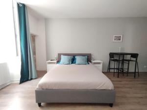 Appartements Studio sur cour, Centre-ville : photos des chambres
