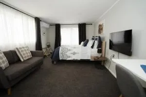 The Billy Hilton - Greerton