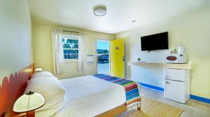 Queen Room with Garden View room in Siesta Motel