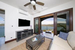 360 Splendor 101A Ocean View Breakfast