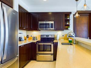 360 Splendor 405 Ocean View Condo- With Breakfast