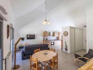 Lodge neuf avec 3 chambres, terrasse et parking, à 5 min du centre de Cauterets - FR-1-401-298