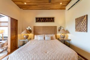 Casa Rosa- Luxury Ocean View 3 Bedroom Home