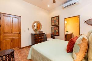 Casa Rosa- Luxury Ocean View 3 Bedroom Home