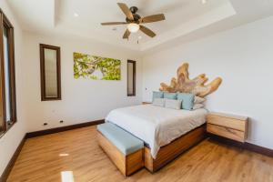 360 Splendor 104B-Ocean View Condo-Breakfast Included!