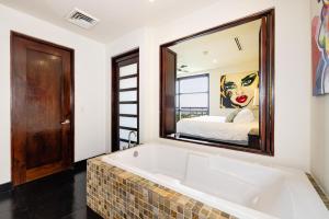 Condo La Perla 163, Ocean View 3 Bedroom Penthouse