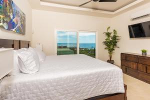 Casa De La Perla, Ocean View 4 Bedroom Home