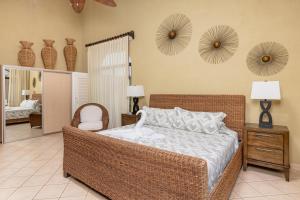 Sunrise 20- 3 Bedroom Ocean View Penthouse Condo