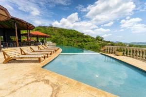 Casa De Los Sueños, Brand New Ocean View Home On 125 Acres!