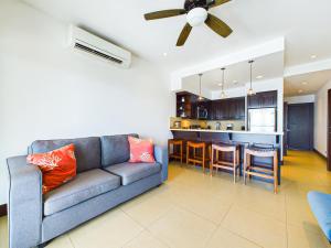 360 Splendor 307B-Ocean View Condo-Breakfast