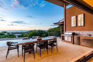 Casa Vistas At Mar Vista