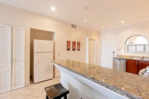 Sunrise 48- 3 Bedroom Ocean View Penthouse Condo