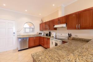 Sunrise 48- 3 Bedroom Ocean View Penthouse Condo