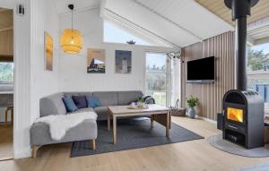 3 Bedroom Lovely Home In Løkken