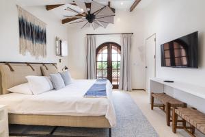 Plaza Mercado 20 At Las Catalinas