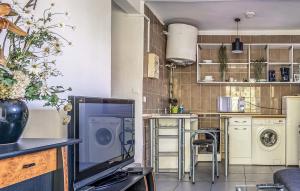 Beautiful Apartment In Montreuil